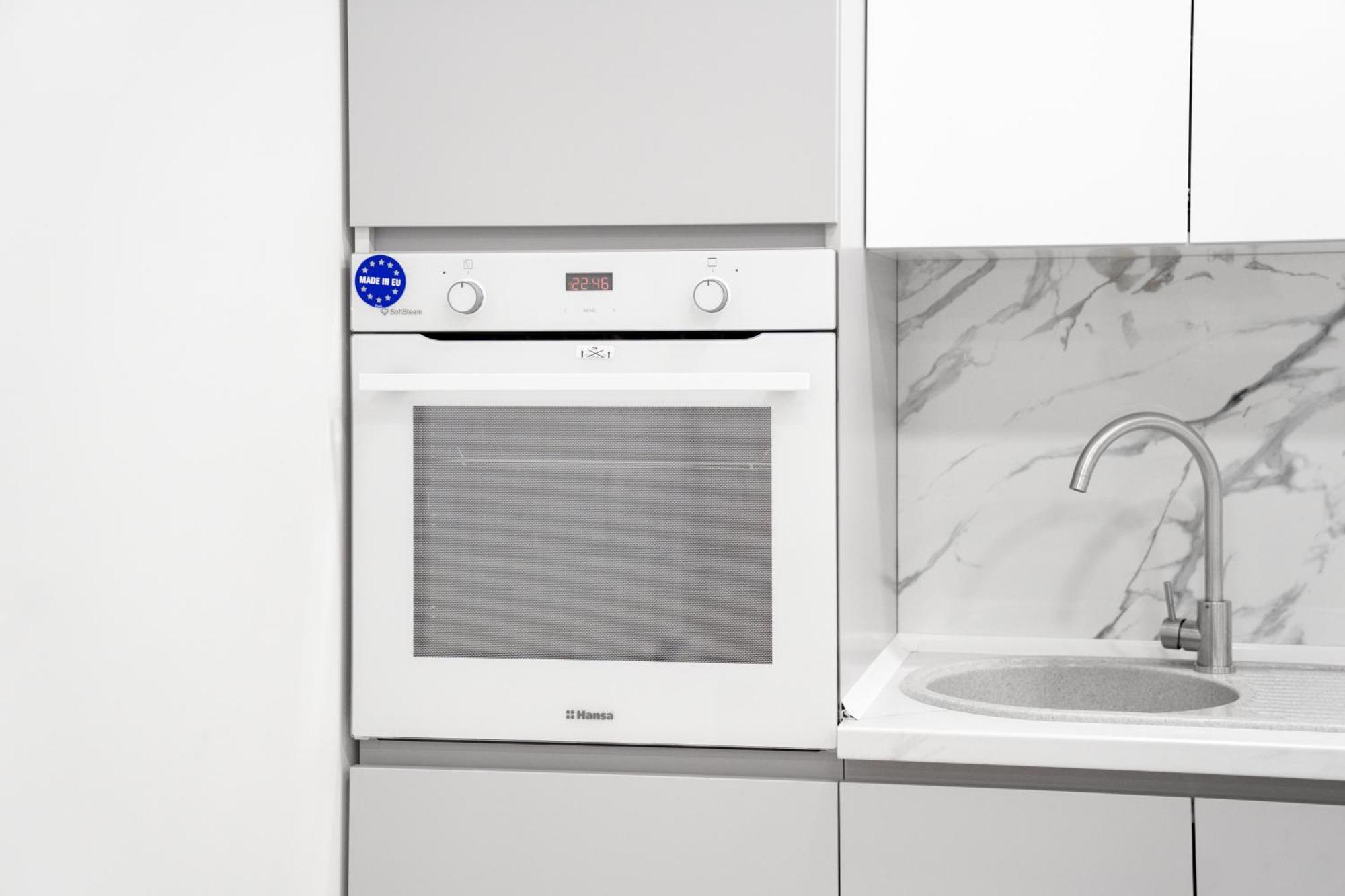 Luxury New Avram Iancu Apartments Chişinau Exteriör bild